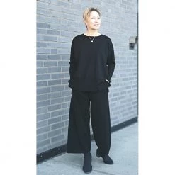 Close To My Heart Bonnie Sweater Black 6 Close To My Heart Bonnie Sweater Black -Dame-strikkegensere Salg unnamed file 1066