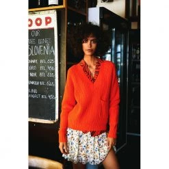 Second Female Faine Knit V-neck - Scarlet Ibis Orange -Dame-strikkegensere Salg unnamed file 112